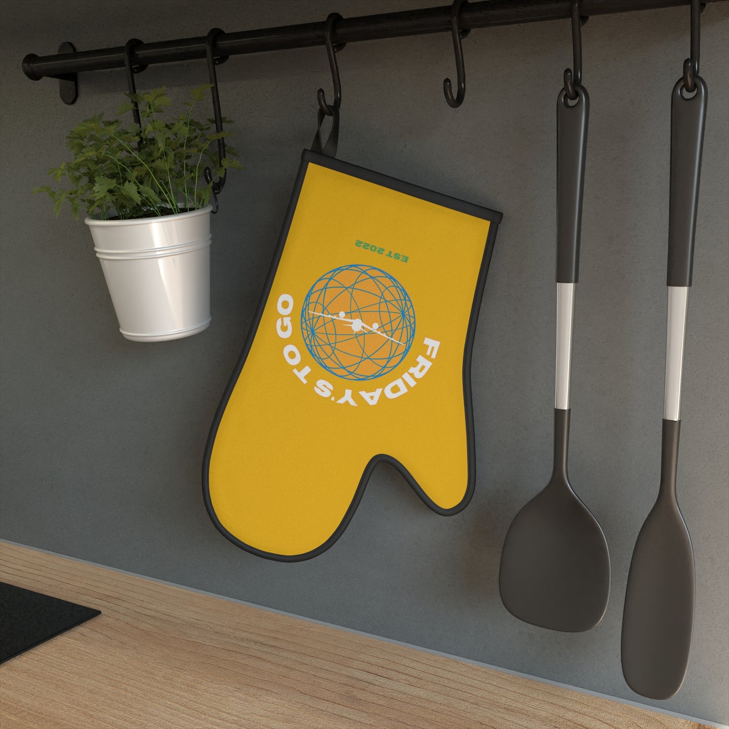 Friday's To Go Oven Glove